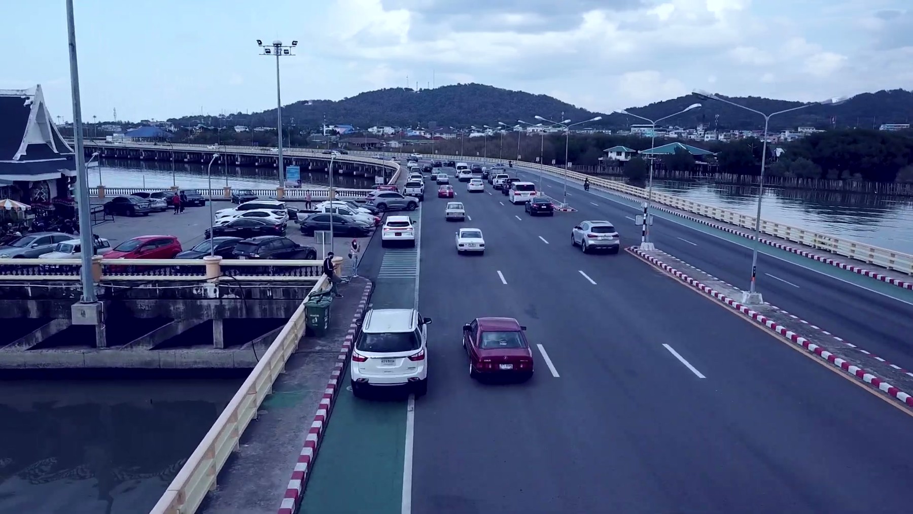 รถคลาสสิค วิวสะพานเลียบชายทะเลชลบุรี 3