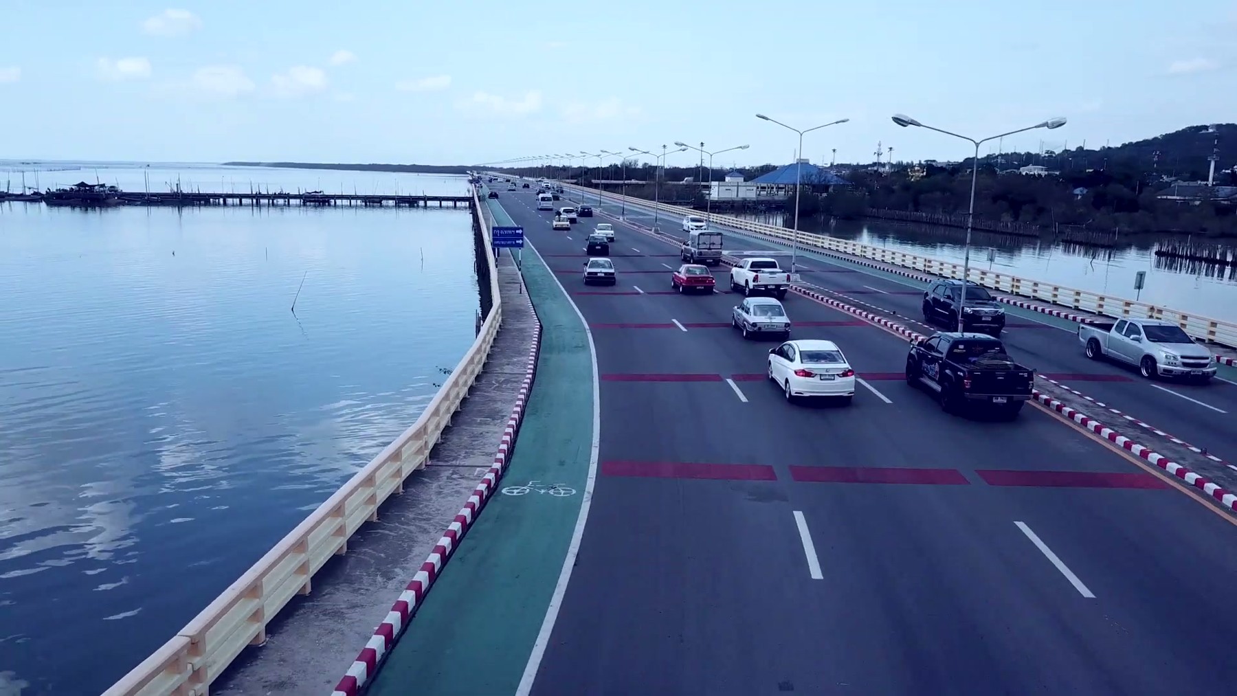รถคลาสสิค วิวสะพานเลียบชายทะเลชลบุรี 4