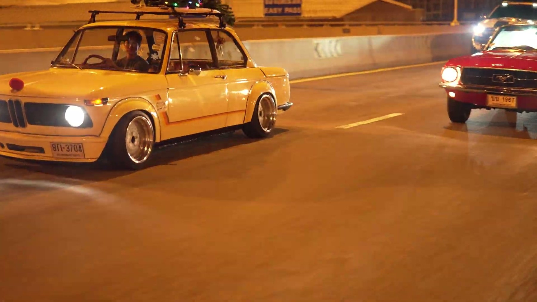 Mustang vs BMW 2002 2