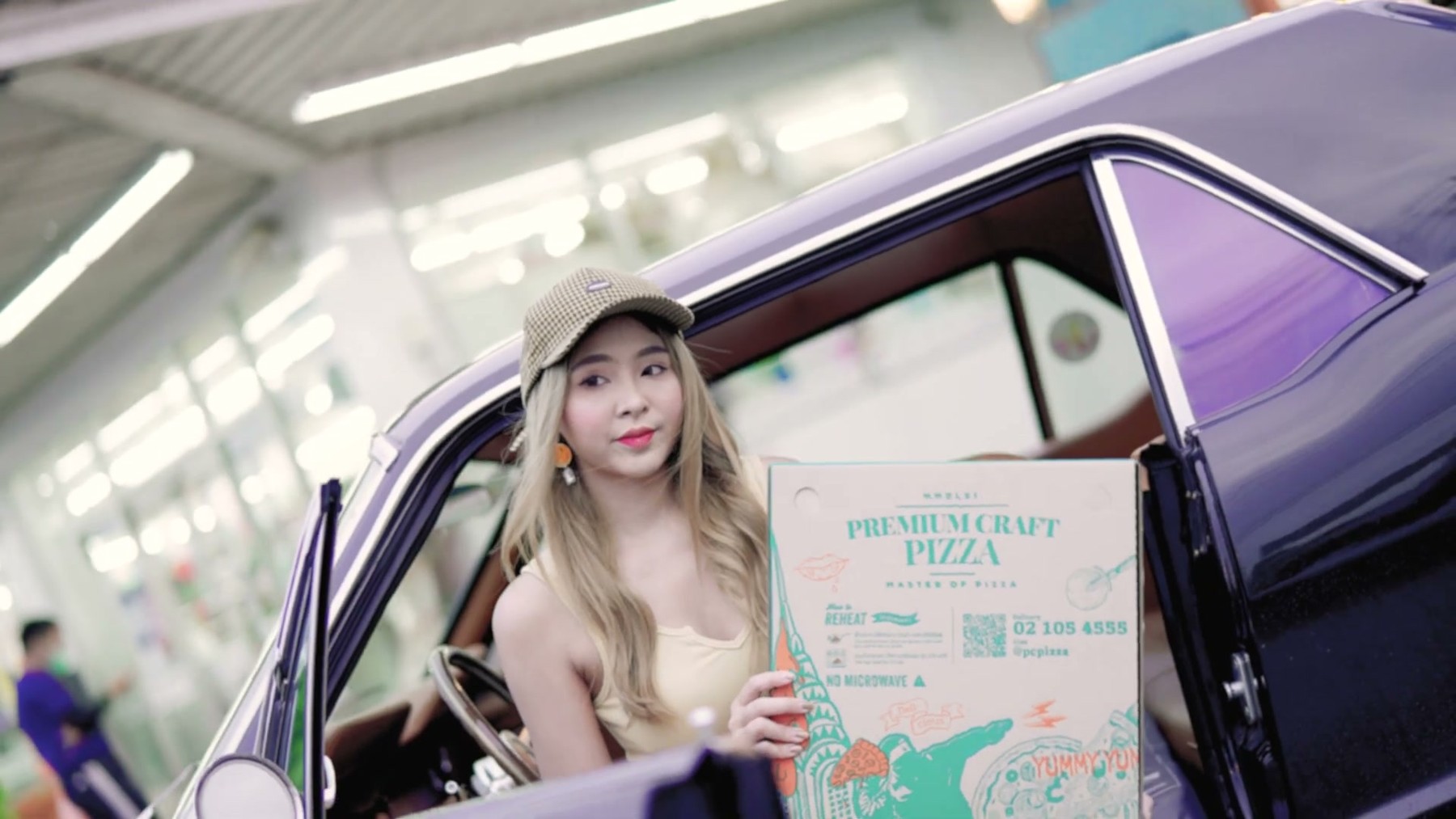 Ford Mustang 1965 & Premium Craft Pizza 1