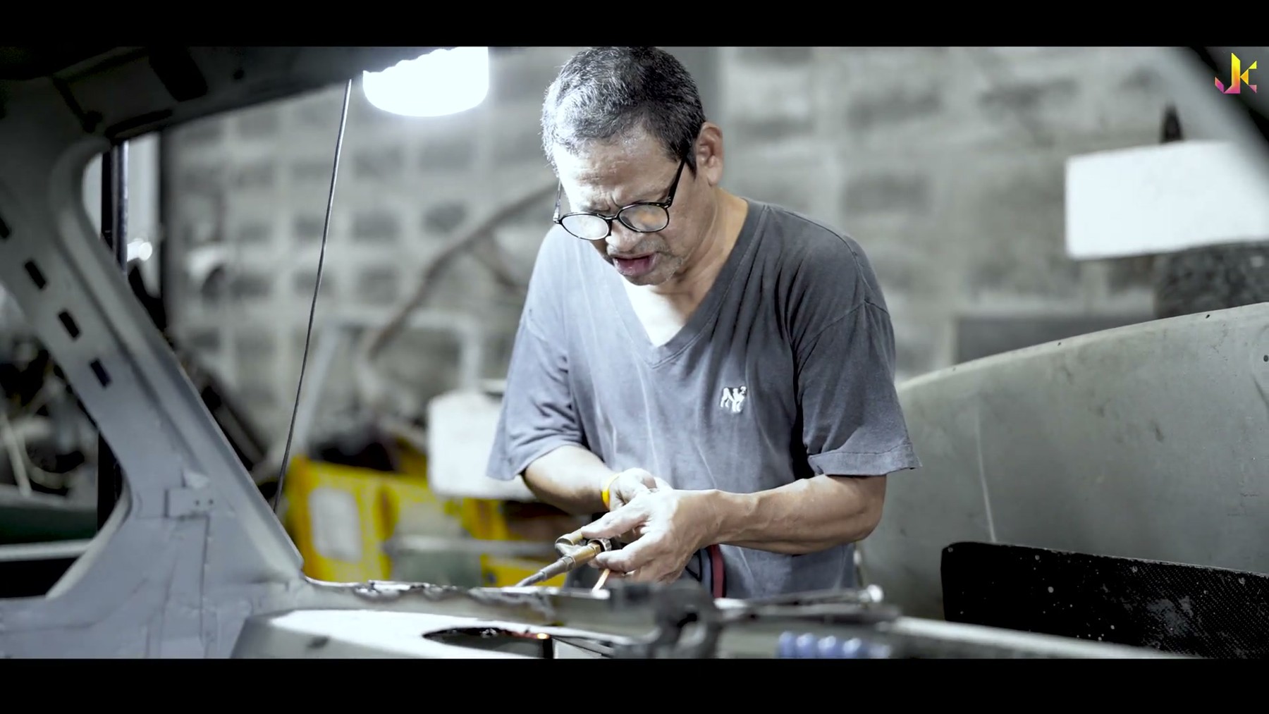 เคาะ ปะผุ รถ BMW 2002 (Repair Rust and Restoration) 2