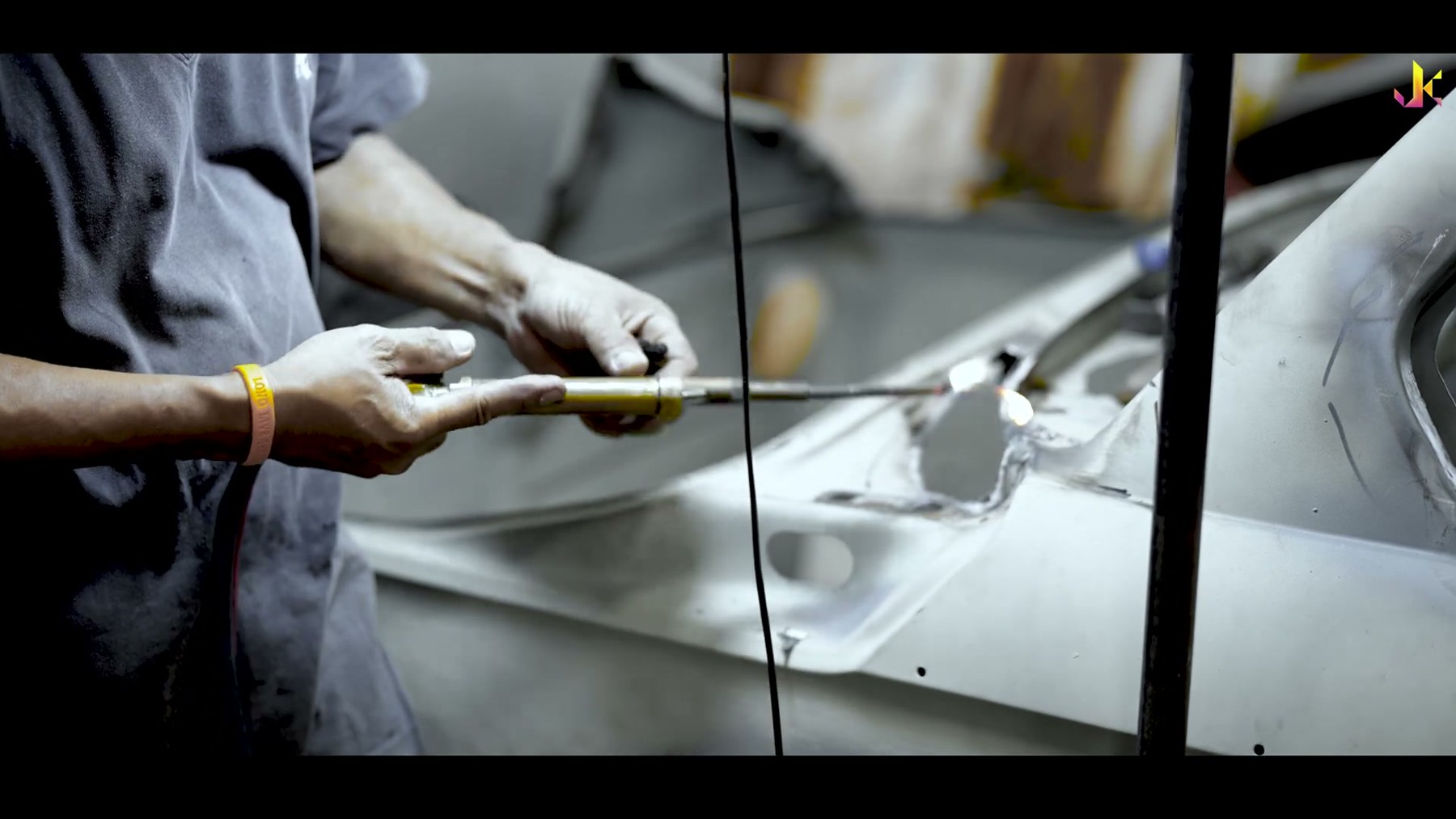 เคาะ ปะผุ รถ BMW 2002 (Repair Rust and Restoration) 4
