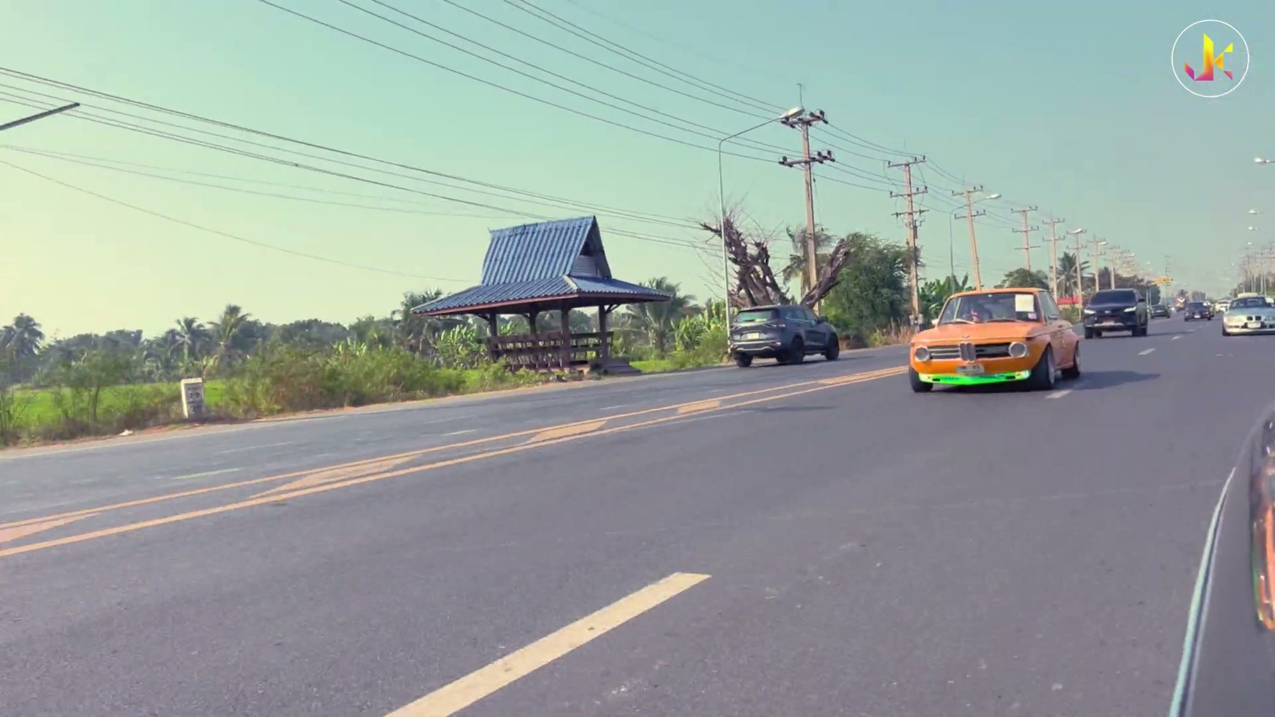 JK RETRO CARS - BMW Performance ทริปปลูกป่า แจกขนมเด็กๆ 3