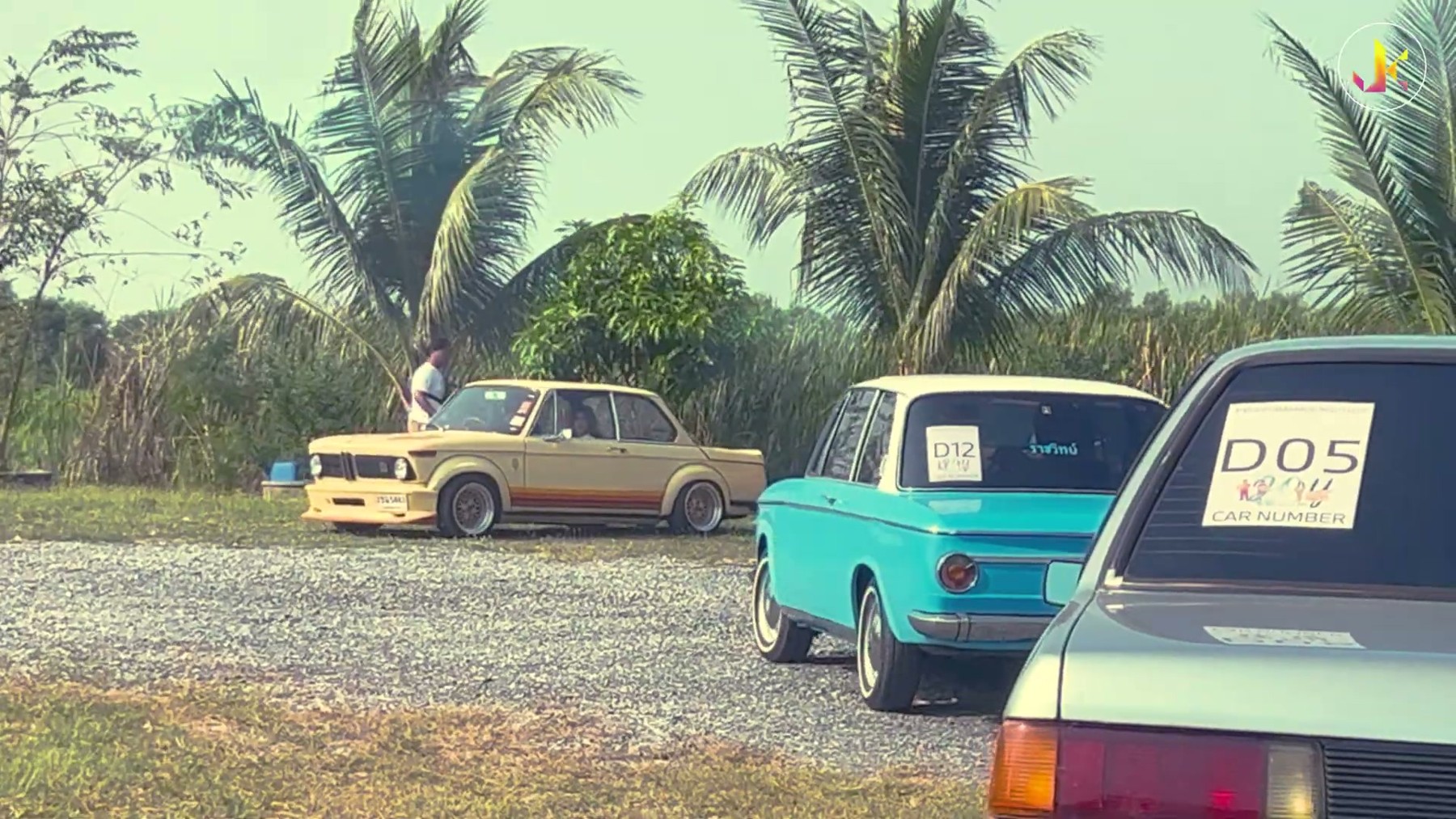 JK RETRO CARS - BMW Performance ทริปปลูกป่า แจกขนมเด็กๆ 4