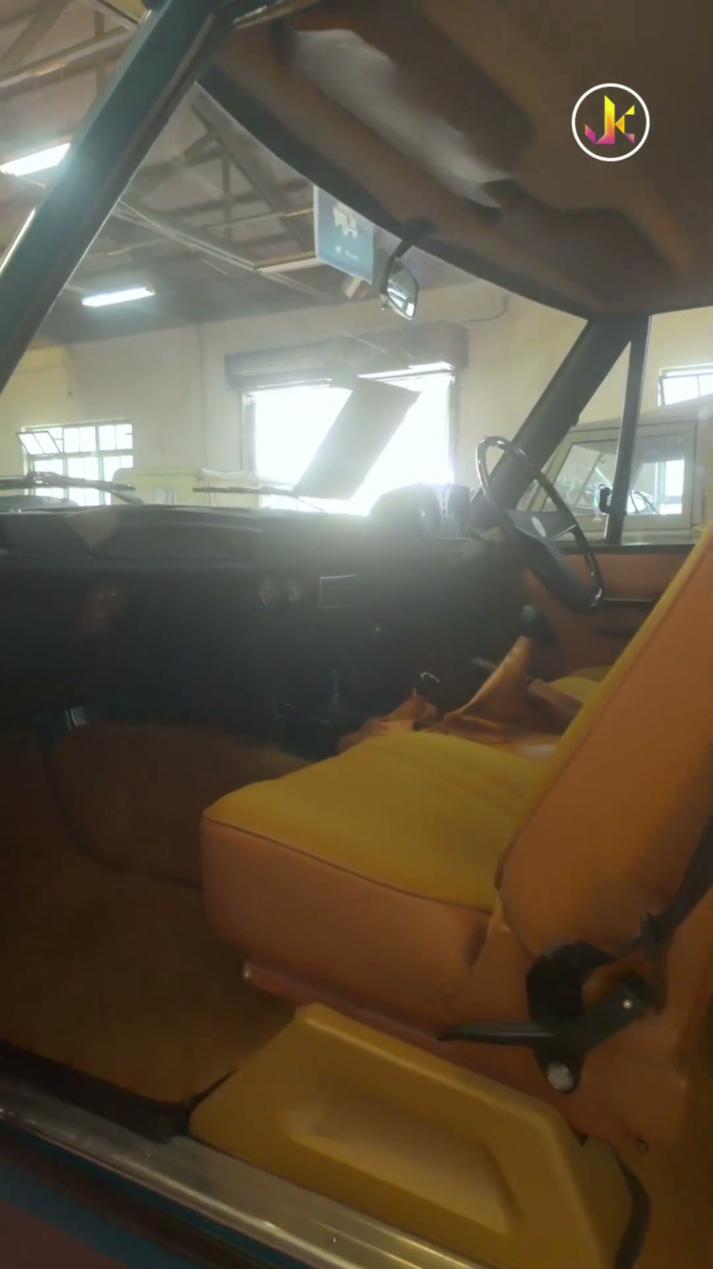 1977 Range Rover Classic 3-Door Restomod 5-6 ปี รถคลาสสิกสายหรูที่หายาก 3