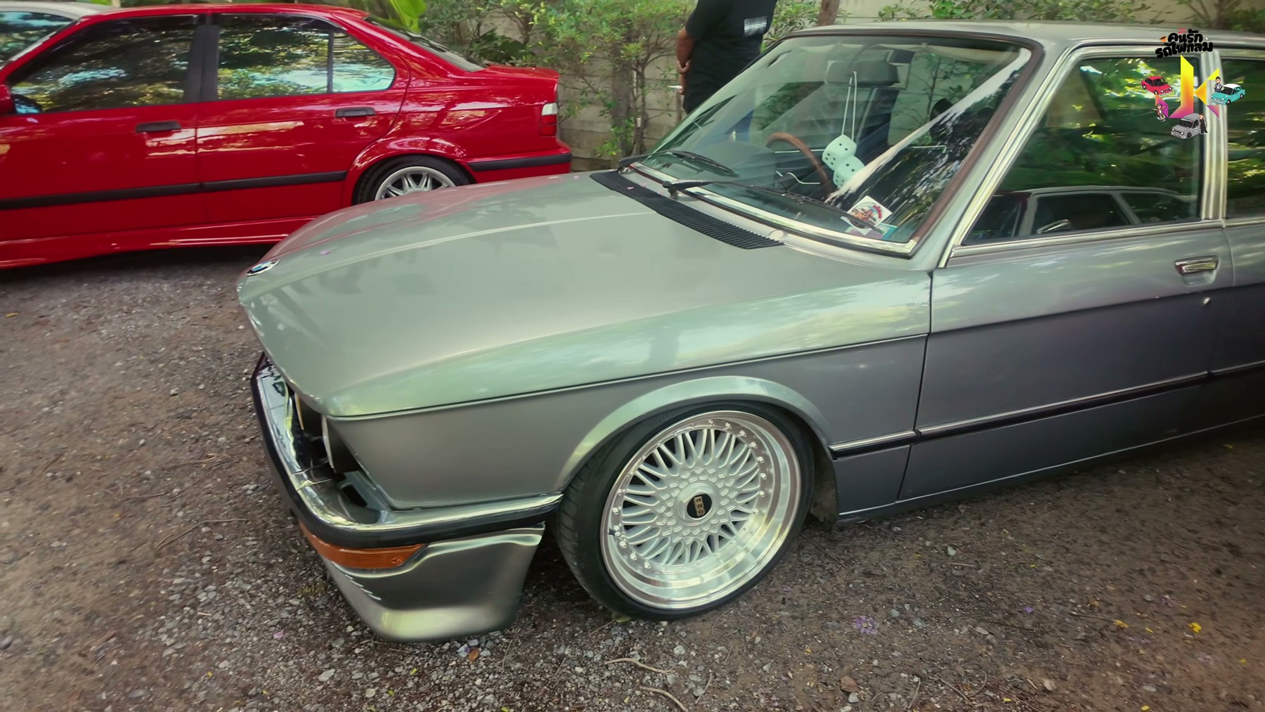 คนรักรถไฟกลม พาทัวร์มิตติ้งรถคลาสสิก Ford Mustang, MG RV8 และ VW Type 2 8